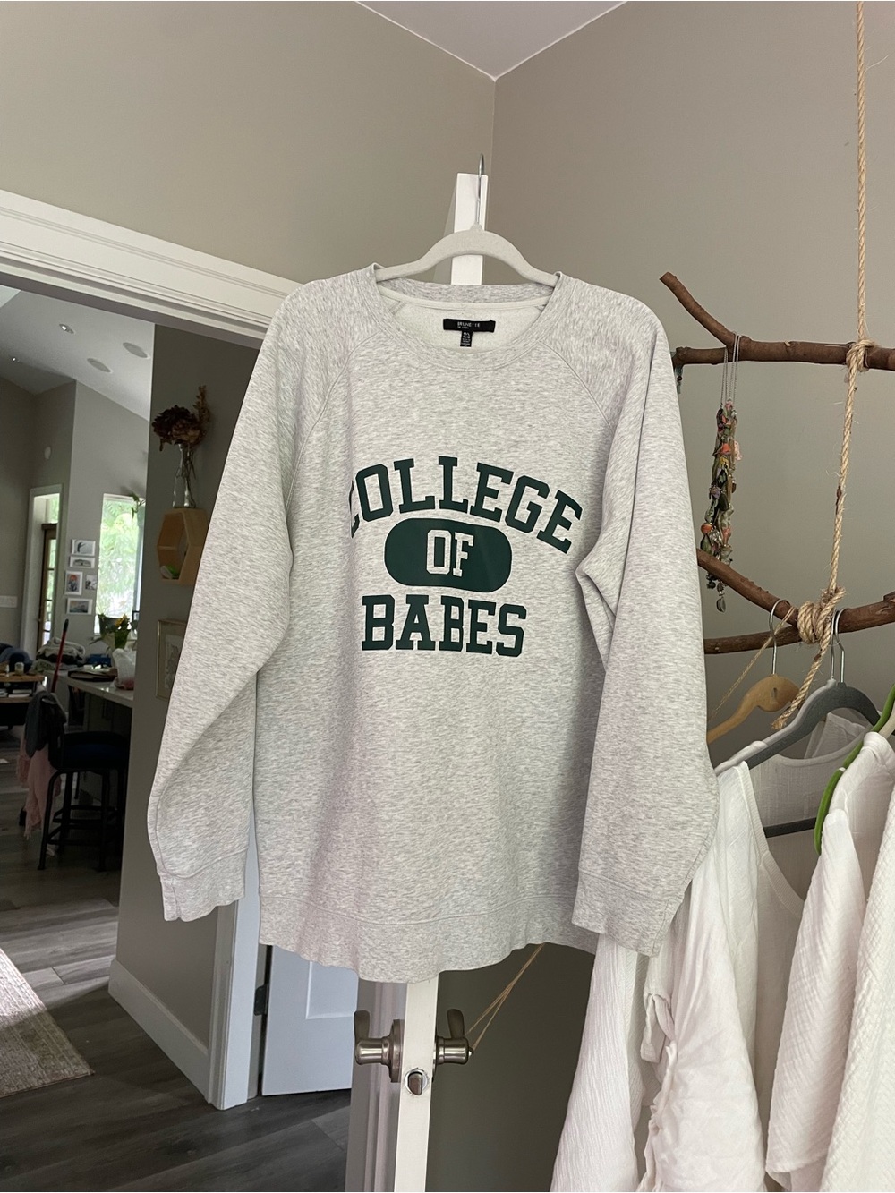 BTL “college of babes” crewneck sweater M/L